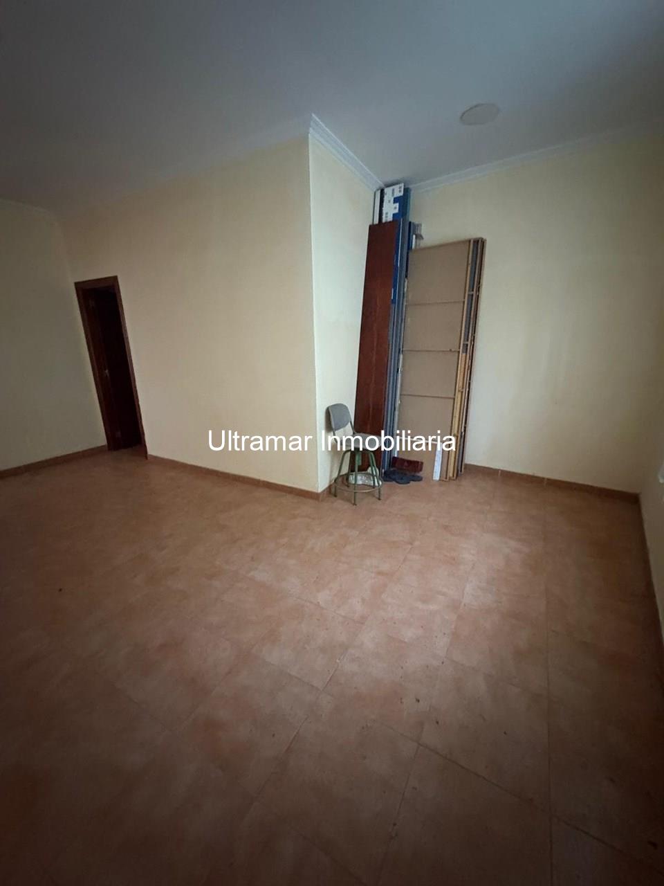 Foto 2 Local a la venta en Esteiro