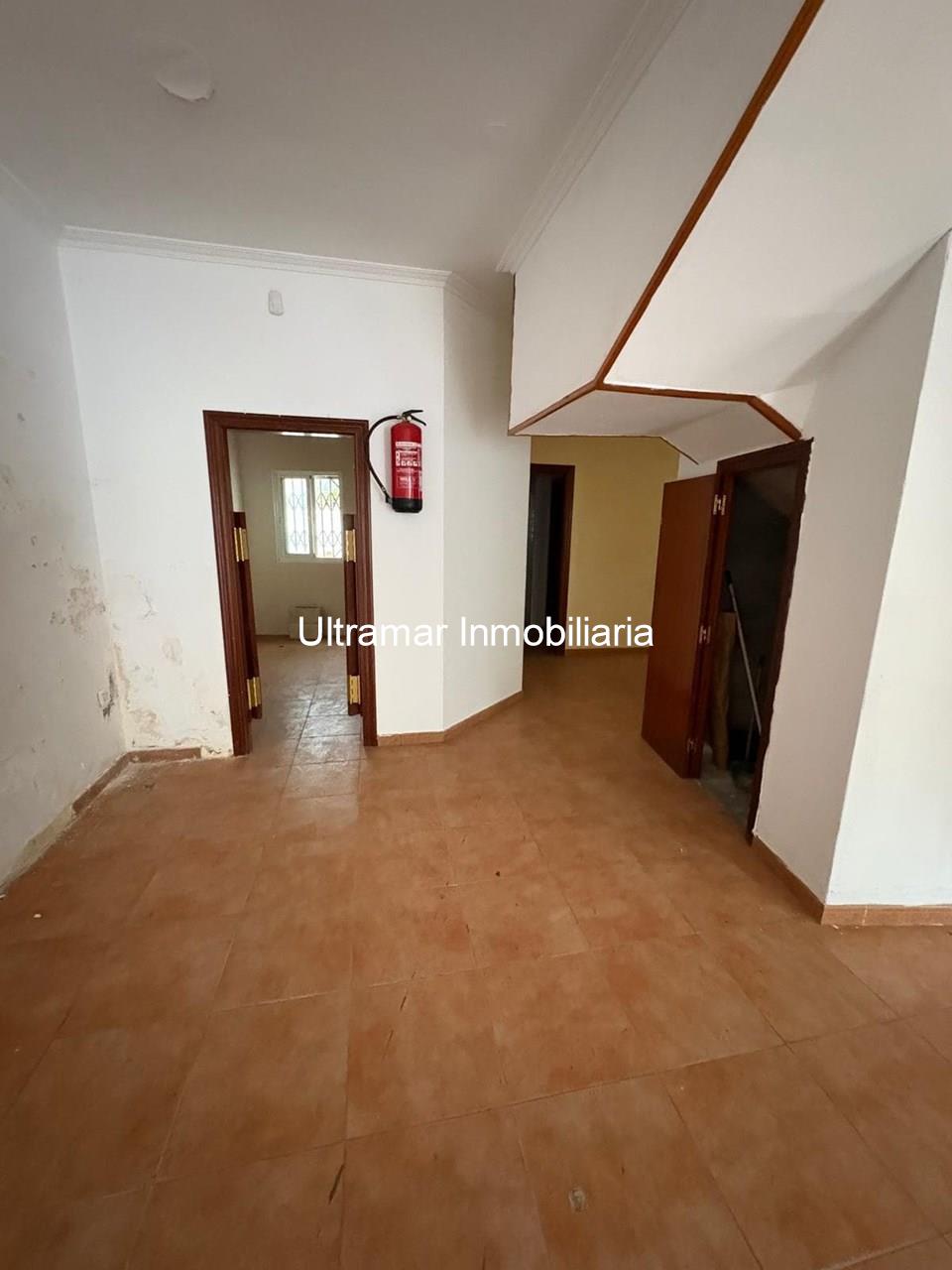 Foto 9 Local a la venta en Esteiro