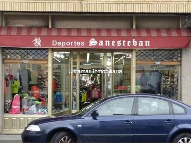 Local comercial en venta en la zona de Santa Cecilia - Narón